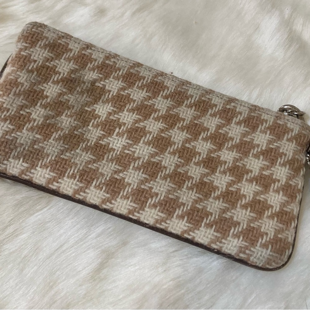 COACH brown houndstooth wristlet purse with outside toggle pocket. - Picture 2 of 4